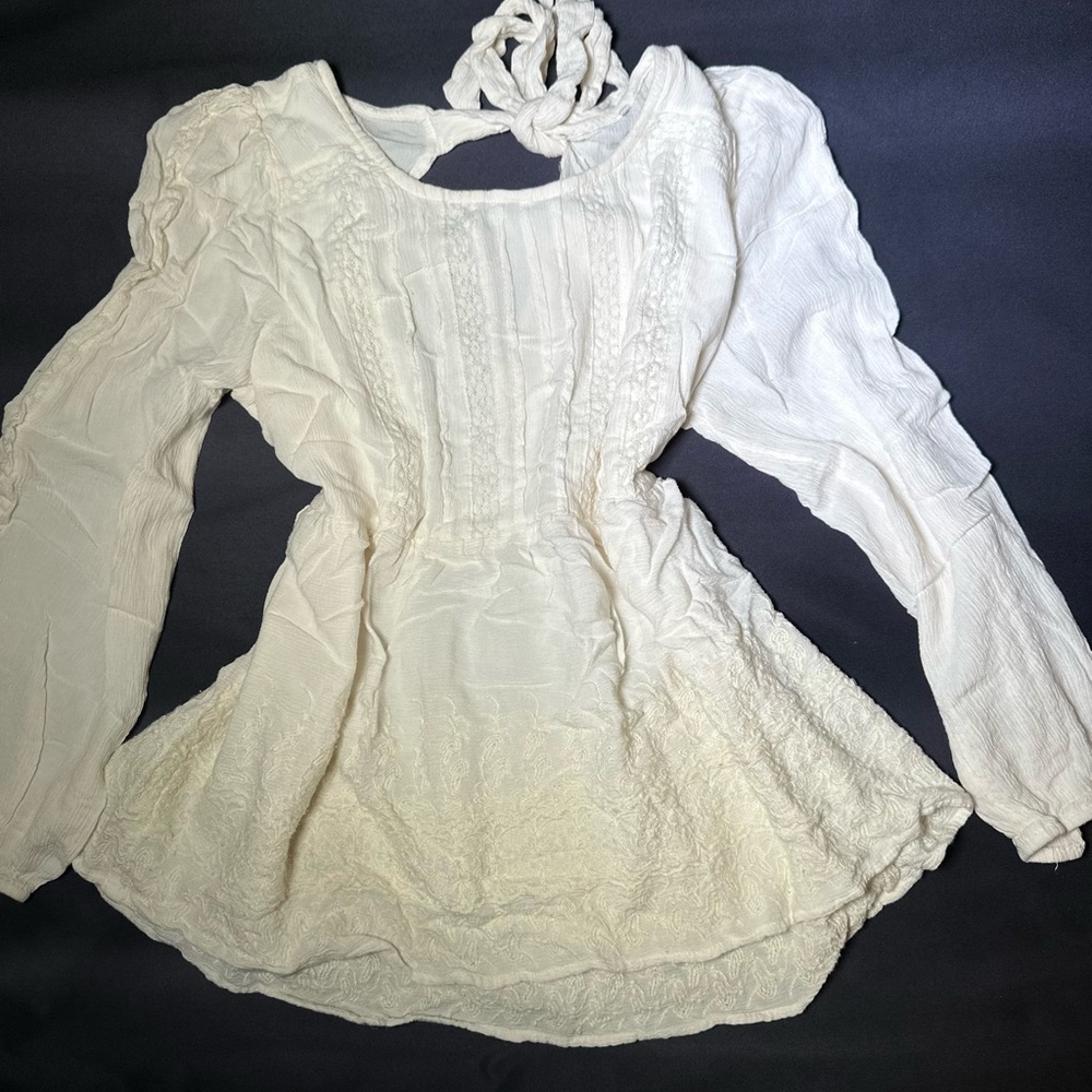 American Eagle Outfitters White Blouse Size M